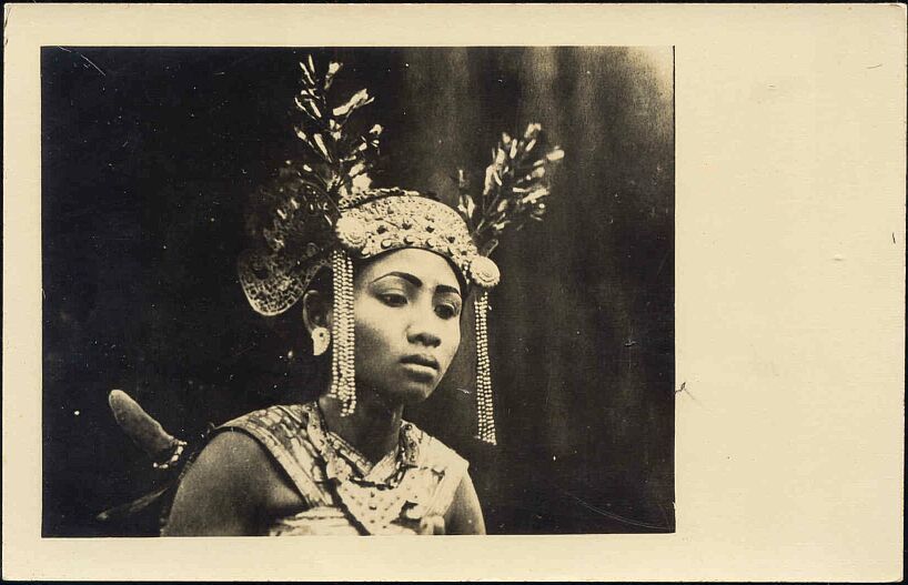 indonesia, BALI, Beautiful Girl Legong Dancer 30s RPPC  