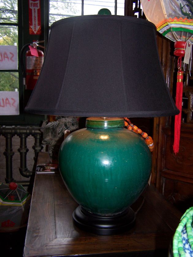 CHINESE HUNTER GREEN JAR TABLE LAMP W/BLACK SHADE  