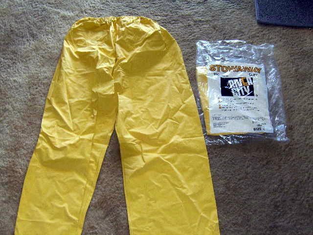 STOWAWAY YELLOW RAIN PANTS SIZE LARGE 100 SERIES/ RIVER CITY  