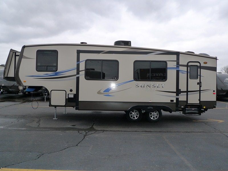 2012 SUNSET TRAIL 28BH BUNKHOUSE TRIPLE SLIDE FIFTH WHEEL HALF TON 