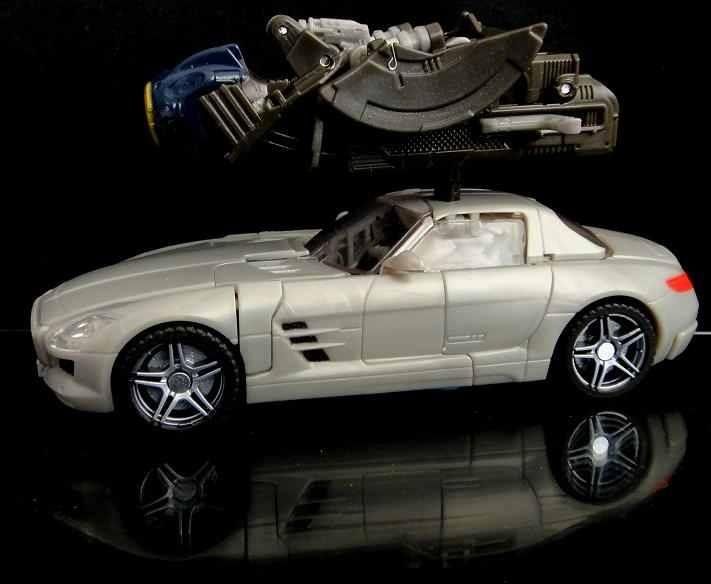 TRANSFORMERS DOTM DELUXE MERCEDES BENZ SLS AMG GULLWING SOUNDWAVE MISB 