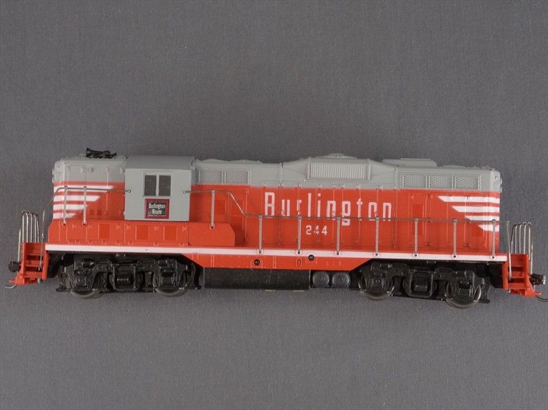 DTD   HO SCALE LOT   4 ATHEARN DIESEL LOCOMOTIVE CB&Q BURLINGTON 