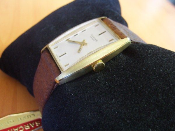 VINTAGE NOS 70S SARCAR MANUAL RECTANGULAR GP MENS WRISTWATCH  