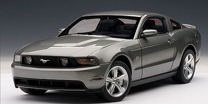 18 Ford Mustang GT 2010 Sterling Grey Metallic Autoart Diecast 