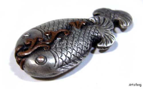 N01 JP SAMURAI KATANA COPPER PENDENT NETSUKE ON SARUTE  