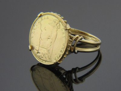 VINTAGE 18K GOLD VICTORI DEI GRATIA COIN LADIES RING  