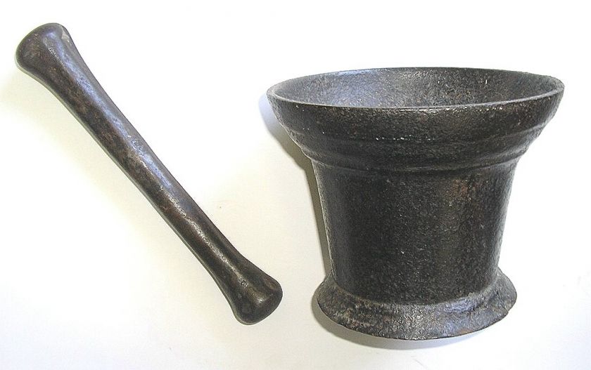 ANTIQUE MORTAR & PESTLE LARGE HEAVY CAST IRON  