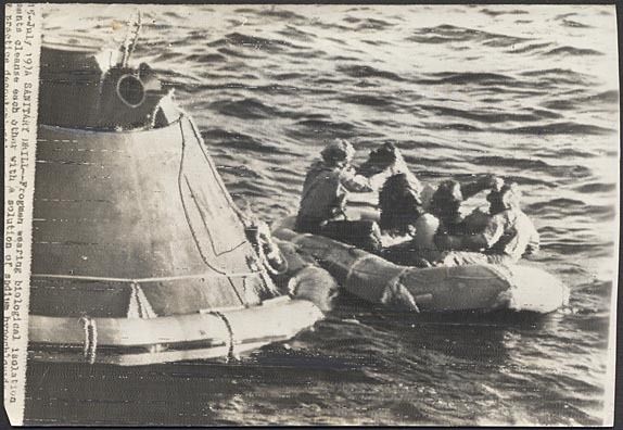 Photo Moon Apollo 11 Re Entry Exercise Frogman 510928  