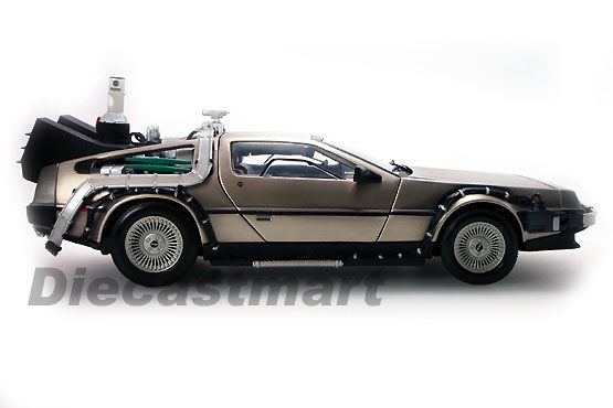 18 BACK TO THE FUTURE DELOREAN TIME MACHINE PART 2  