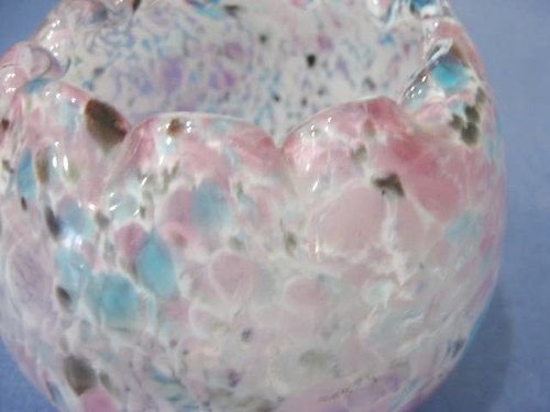 Mottled Spatter HandBlown Cranberry Rose Bowl Art glass  