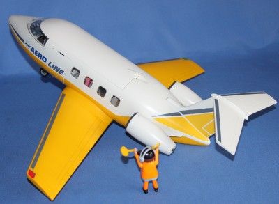   Aeroplane Jet Plane 3185 extra figures & luggage   airport BOXED