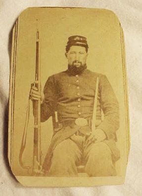 Civil War photograph soldier with rifle & bayonet  