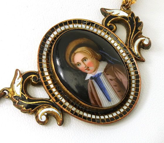 INTRICATE VICTORIAN 14K GOLD & ENAMEL CAMEO NECKLACE  