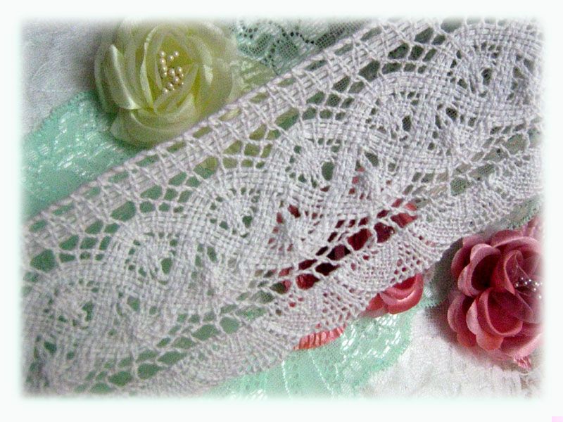 LARGE FANCY COTTON/CLUNY CROCHET LACE TRIM 3½ WIDE  