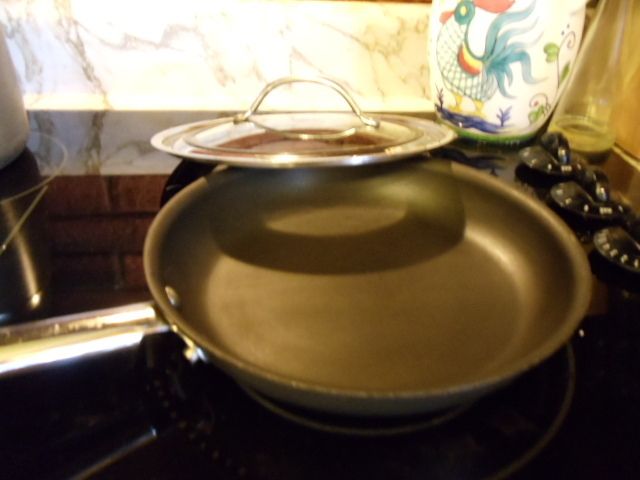 Cuisinart Omelette Pan 10 w/Lid Non stick  