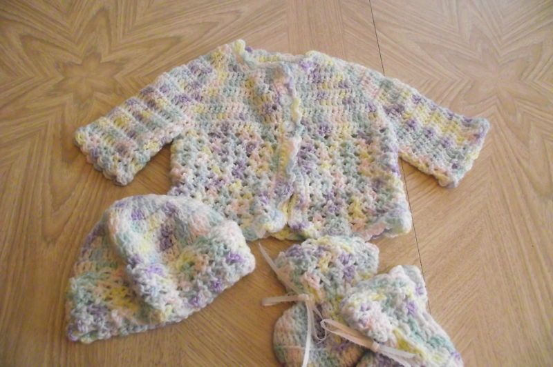 Baby Sweater Set New Born   New Hand Made  