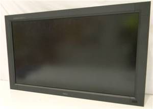 NEC 32 lcd MultiSync 3210  