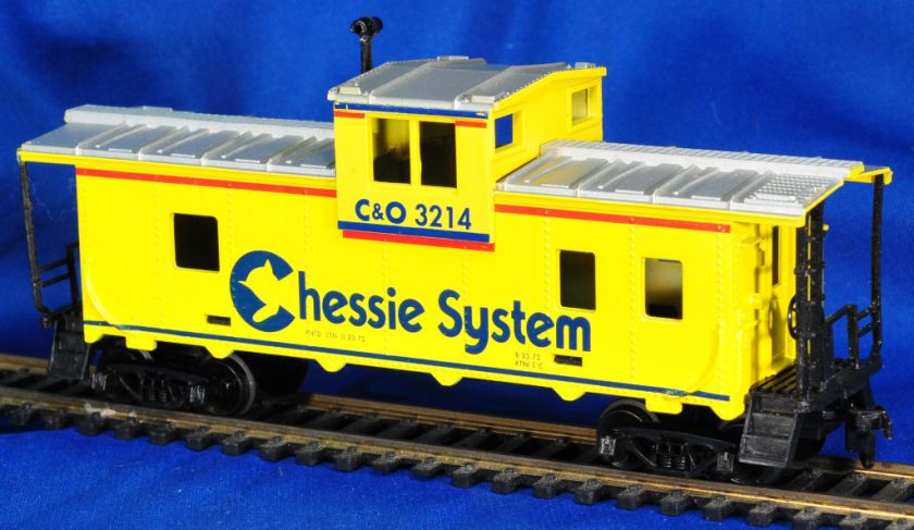 IHC Wide Vision Cupola Caboose CHESSIE SYSTEM C&O 3214  