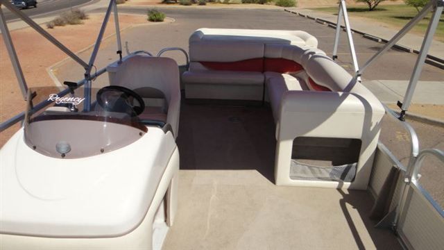  07 25FT SUNTRACKER TRI TOON PARTY BARGE V6 IN/OUTBOARD 