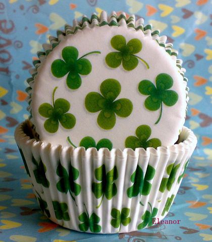 Green Shamrock celebrate muffin baking cups cupcake liners cases 48 