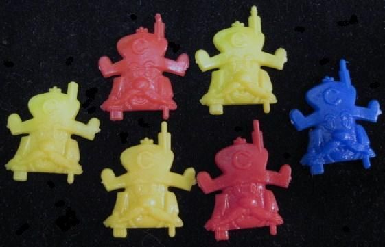 VTG CAPTAIN CAPN CRUNCH CEREAL PREMIUM~FIGURE CHARMS  