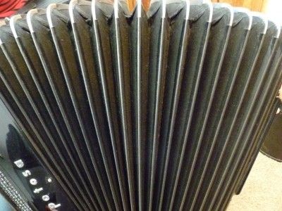 Petosa Model AM 1100 Concert Accordion   140 bass  