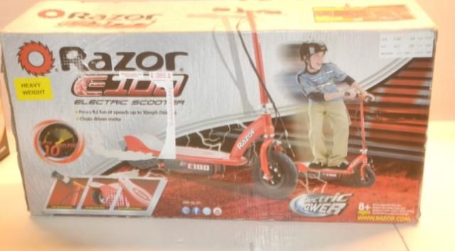 Razor E100 Electric Scooter Red 13111260  