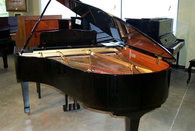 Yamaha 2002 C3 Grand Piano Outlet  